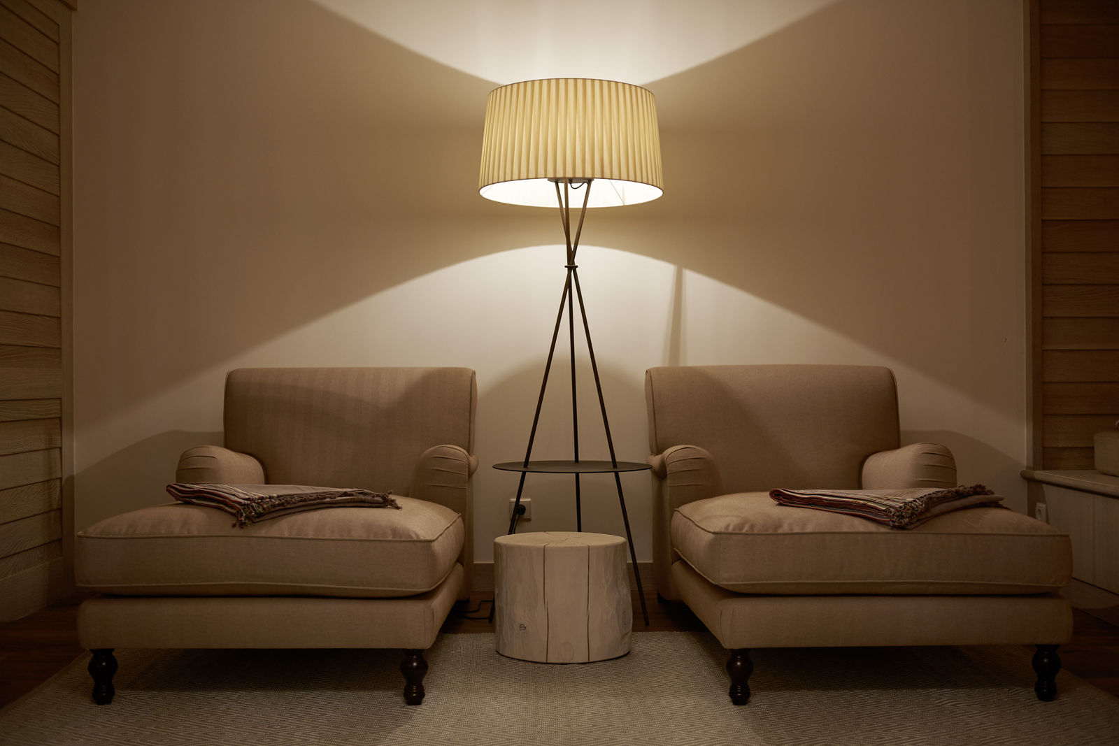 10139 Stehlampe Tre Light